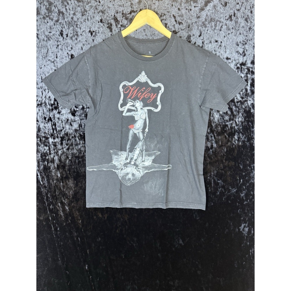 Two In The Shirt Wifey Girl Graphic Print T Shirt Men's Size Medium